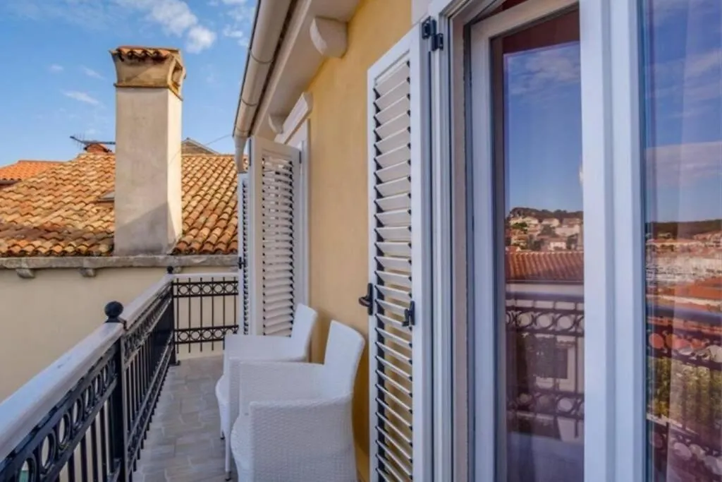 Lovely House, Near City Center, Mali Lošinj Apartment